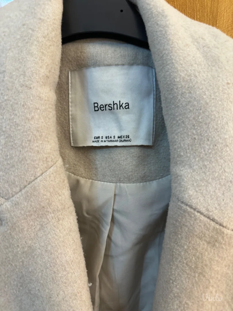 Bershka kaput