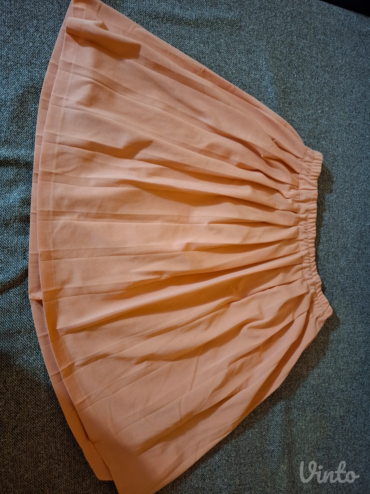 Roze suknja