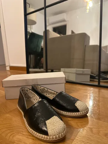 Crne espadrile