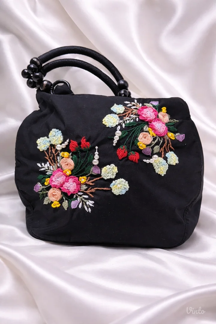 Ekskluzivne ručno rađene vezene torbe