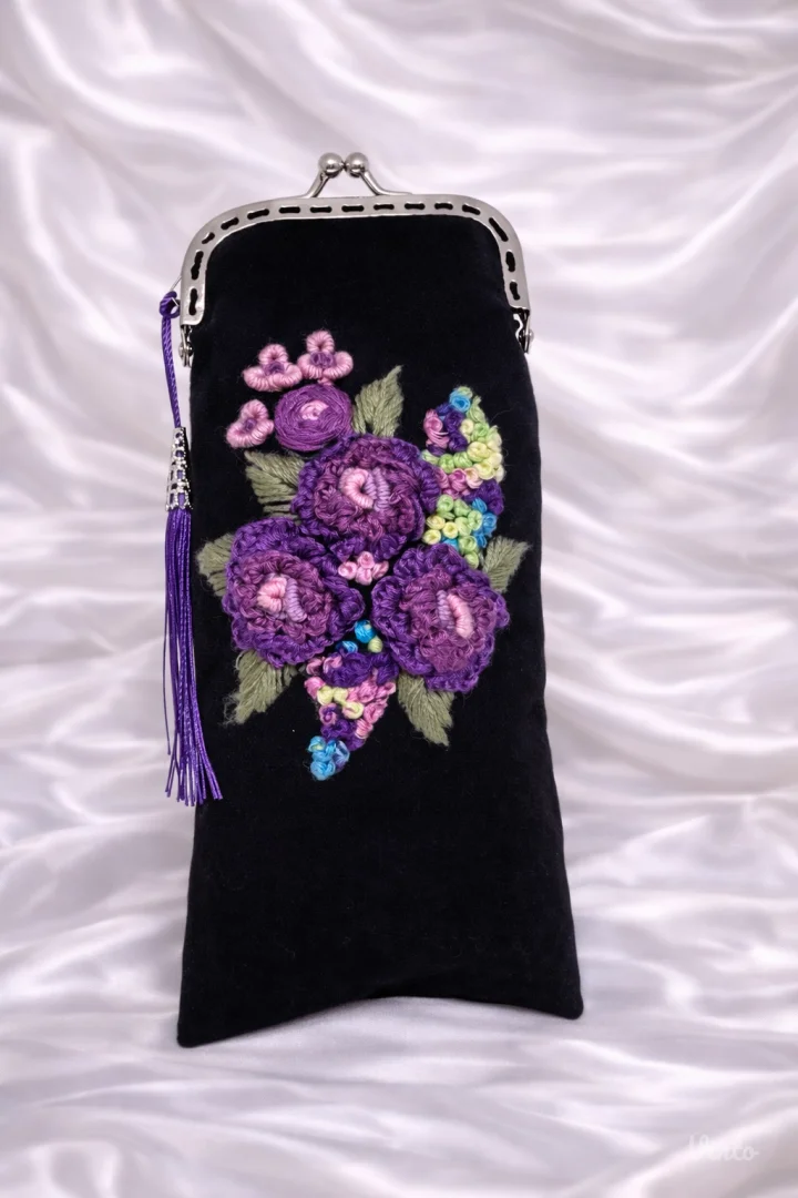 Unikatne ručno rađene vezene futrole za naočare / torbice