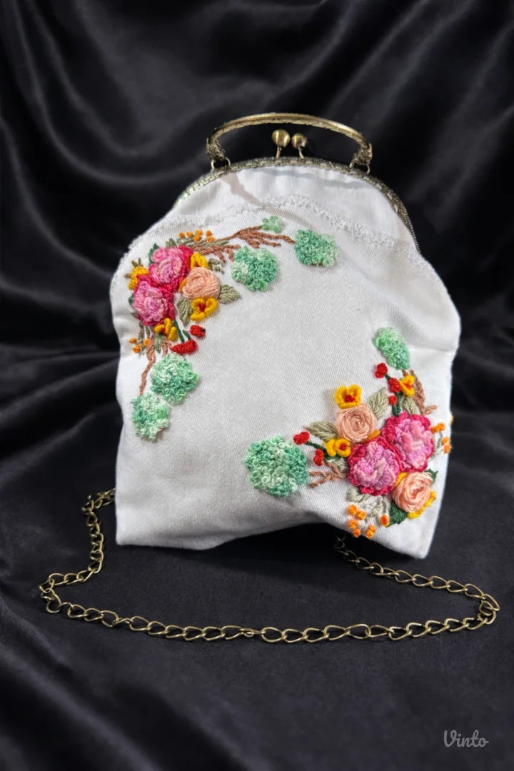 Ekskluzivne ručno rađene vezene torbe