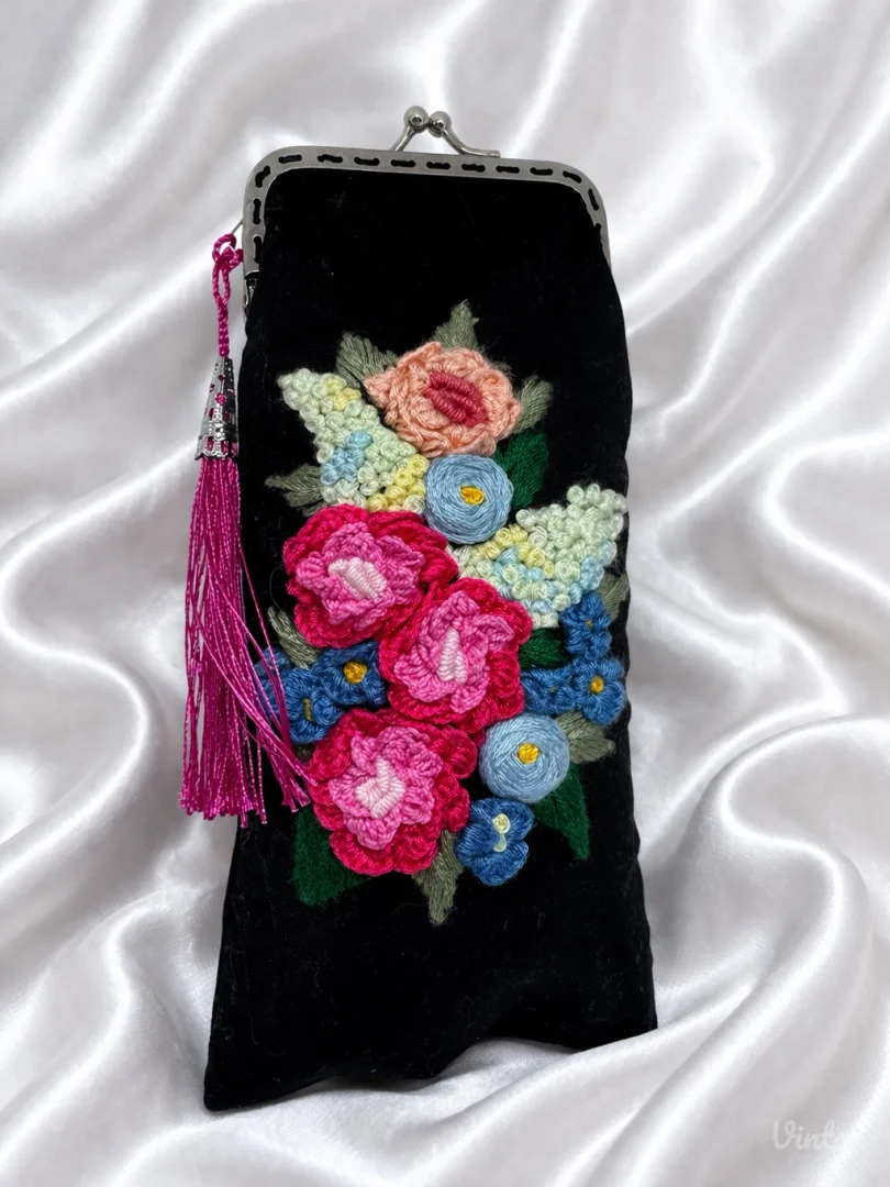 Unikatne ručno rađene vezene futrole za naočare / torbice