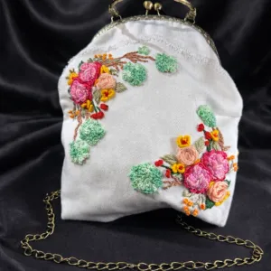 Ekskluzivne ručno rađene vezene torbe