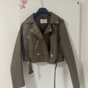 Stradivarius kozna jakna