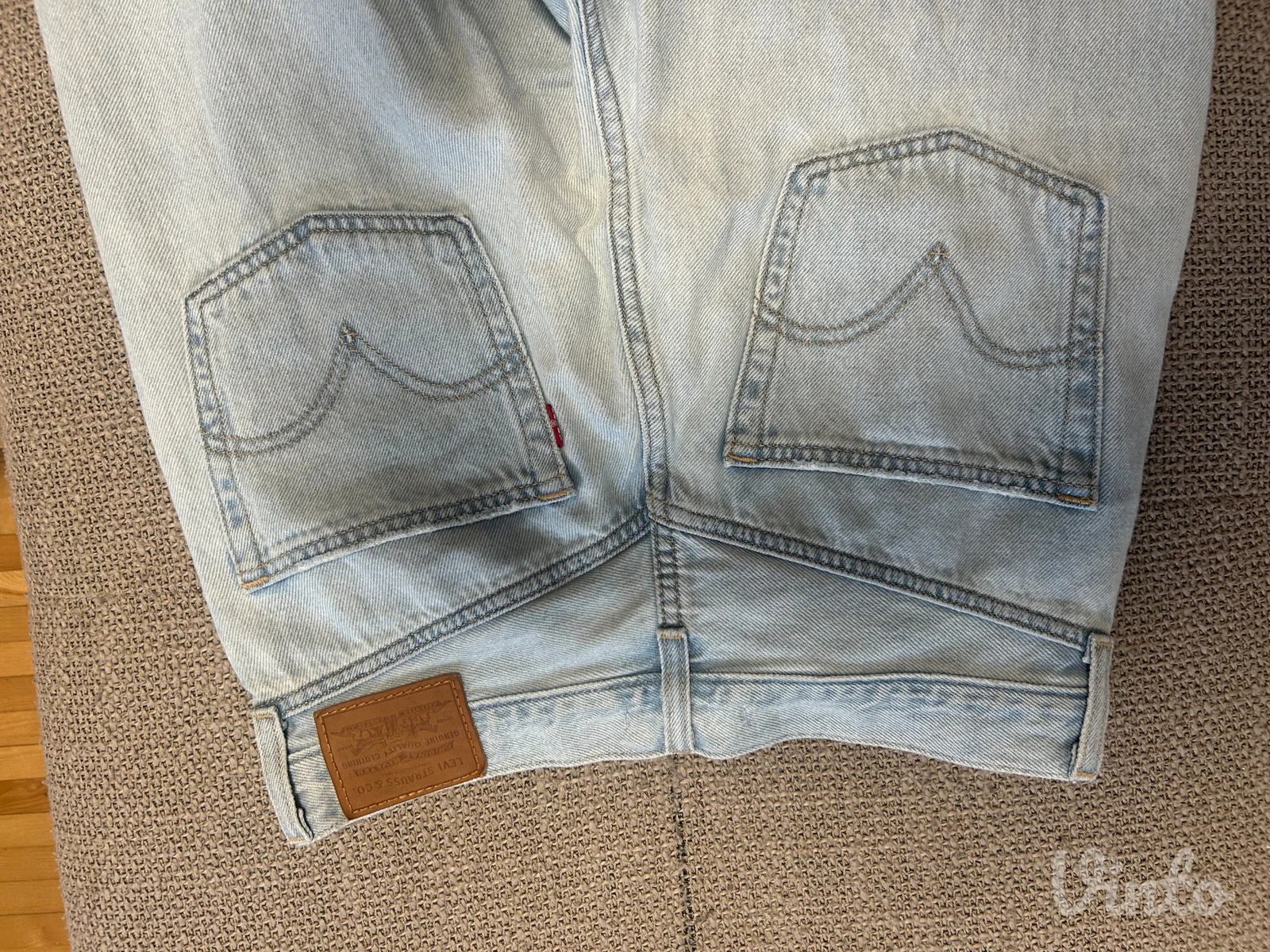 Levis high loose svetle farmerke 28
