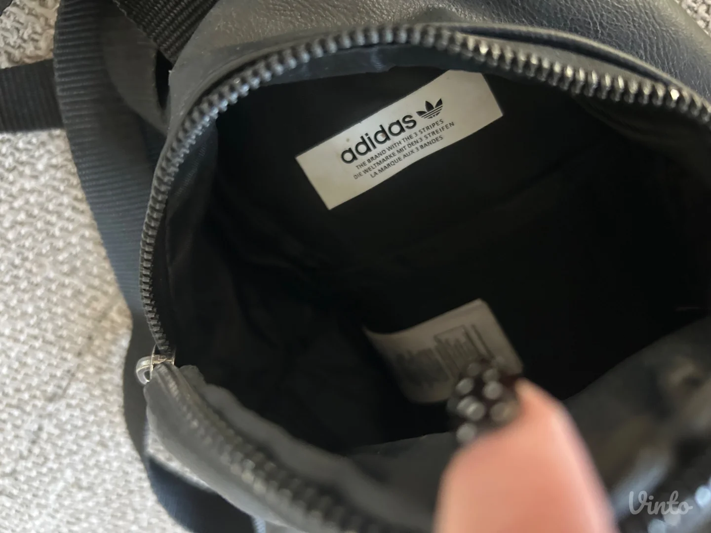 Adidas mini crni ranac