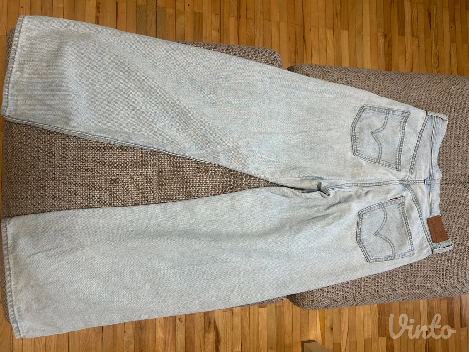 Levis high loose svetle farmerke 28