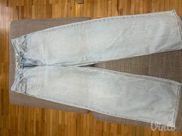 Levis high loose svetle farmerke 28