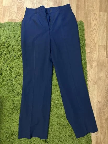 Prvi maj Pirot Plavo odelo L