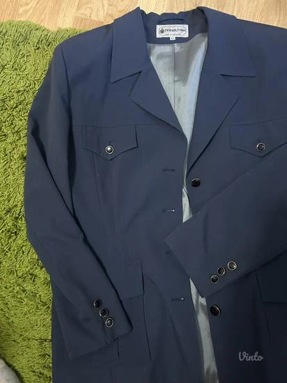 Prvi maj Pirot Plavo odelo L