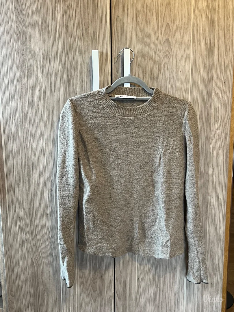 Zara vuneni džemper