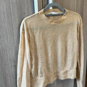 Zara alpaca džemper