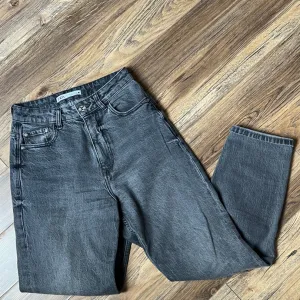 Zara mom jeans