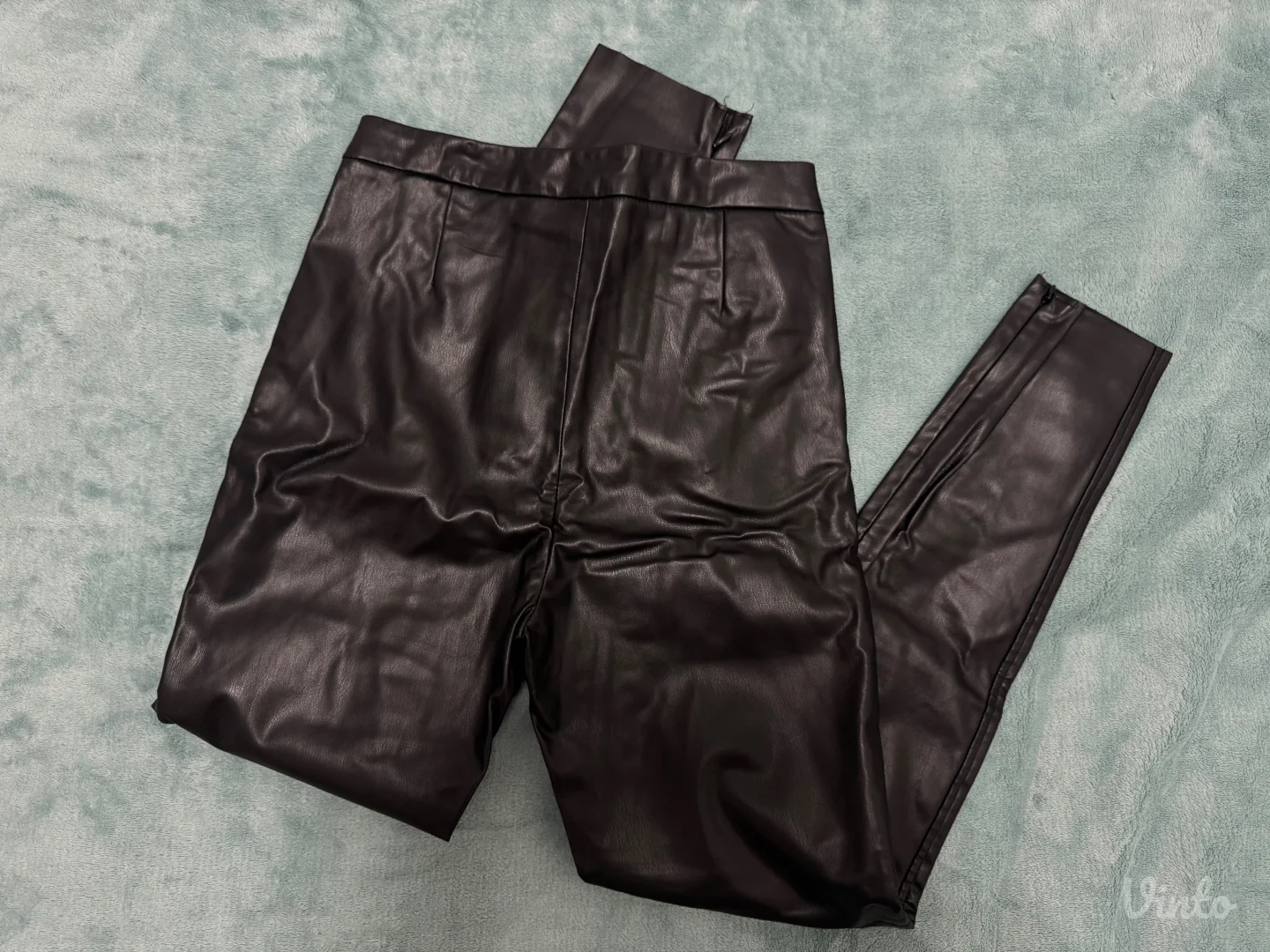 ZARA - crne kožne pantalone🐈‍⬛