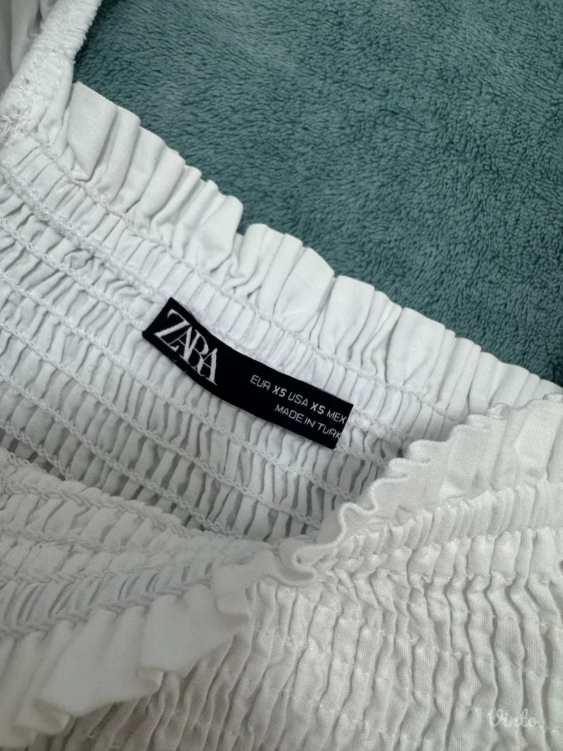 ZARA - bluza sa puff rukavima🤍