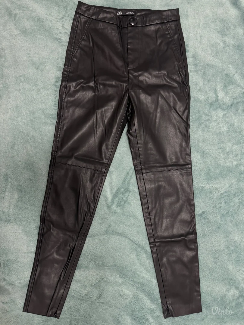 ZARA - crne kožne pantalone🐈‍⬛