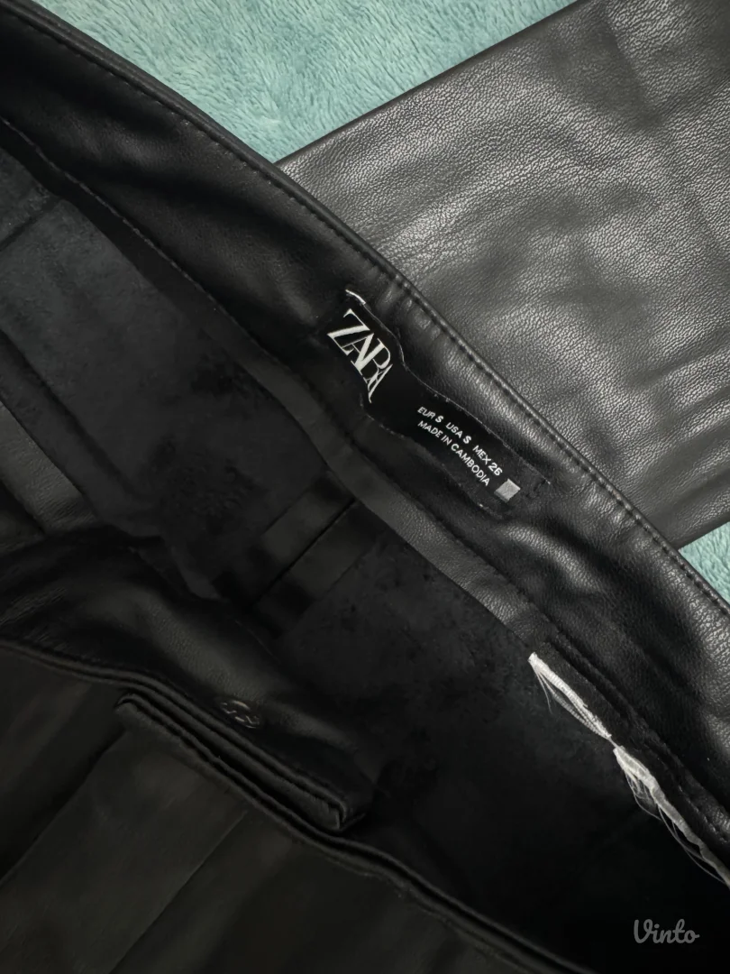 ZARA - crne kožne pantalone🐈‍⬛