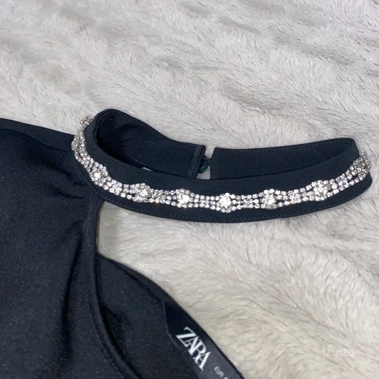 Zara top sa cirkonima