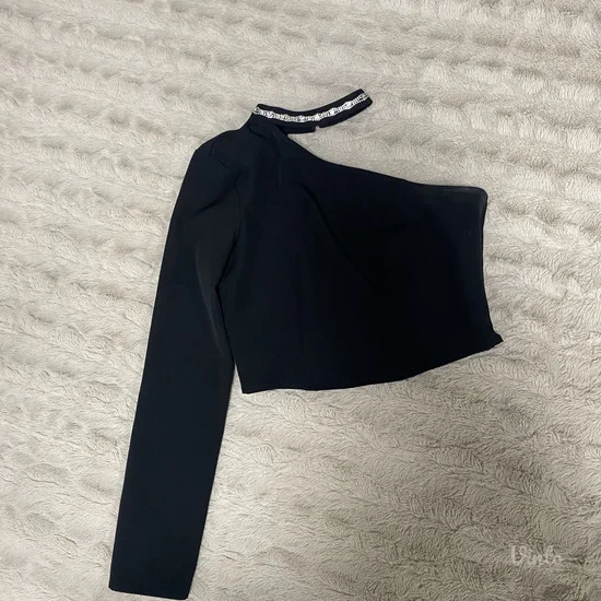 Zara top sa cirkonima