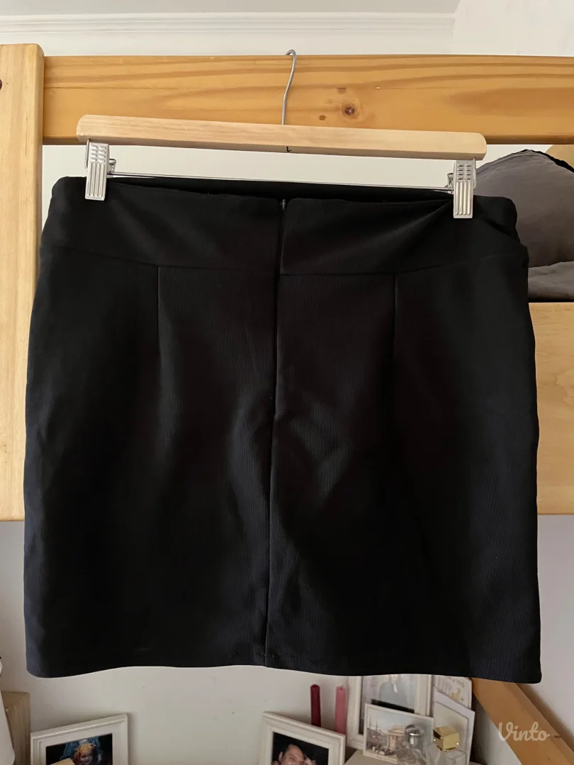 četri suknje istog modela razlicite boje