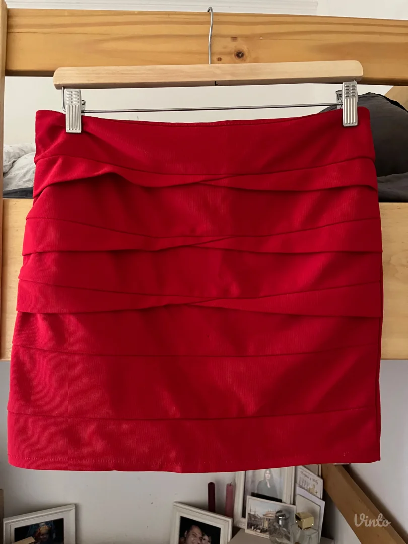 četri suknje istog modela razlicite boje