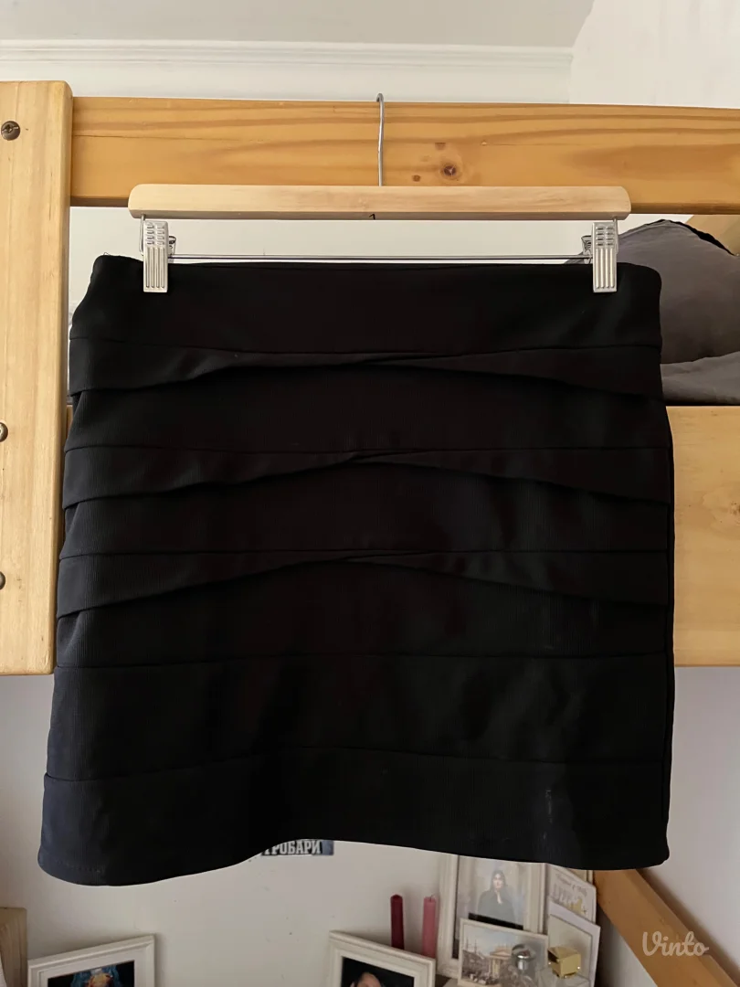 četri suknje istog modela razlicite boje