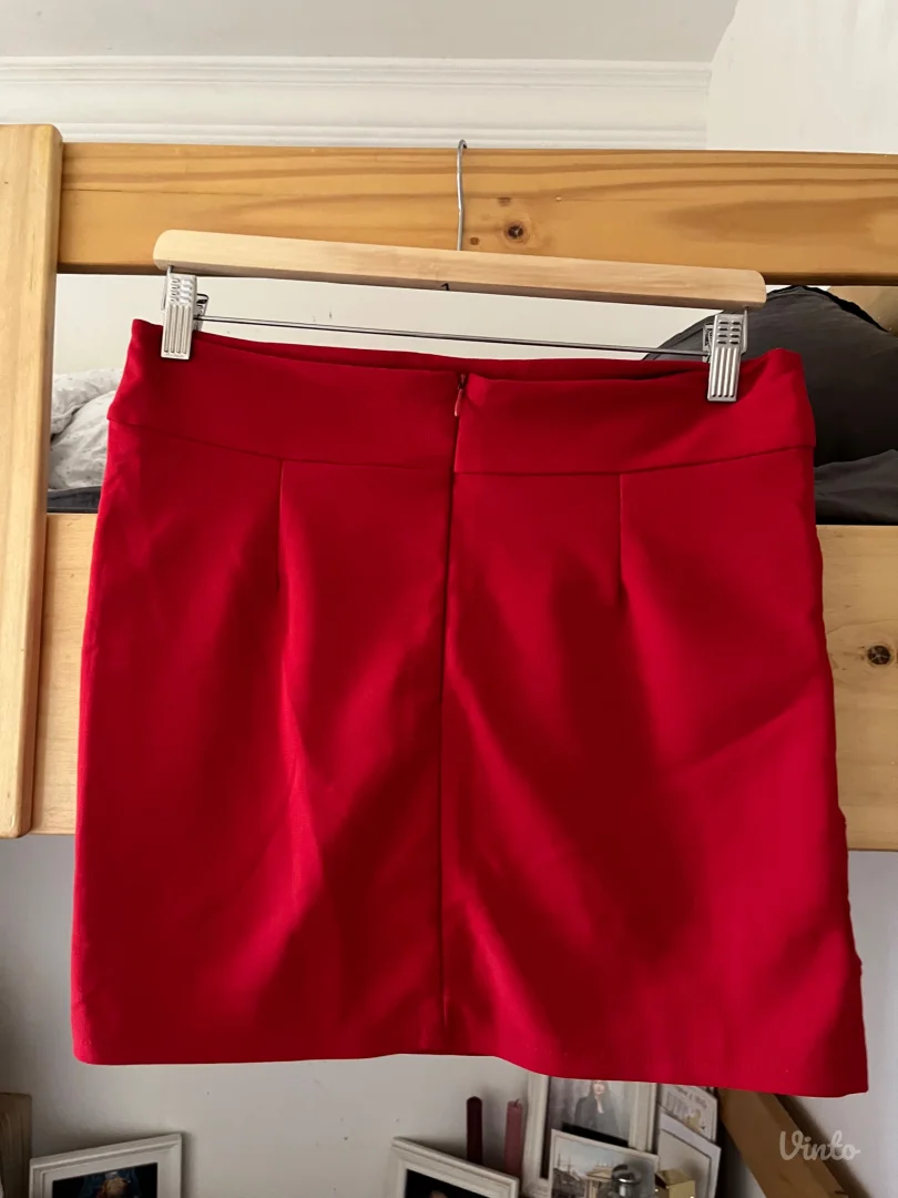 četri suknje istog modela razlicite boje