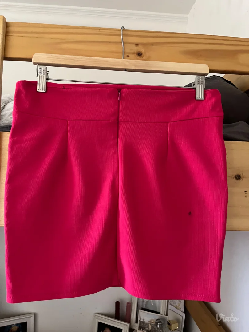 četri suknje istog modela razlicite boje