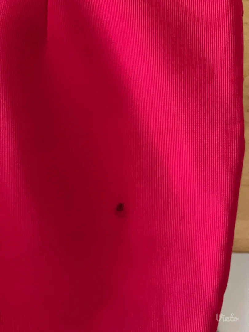 četri suknje istog modela razlicite boje