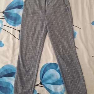 Zara pantalone