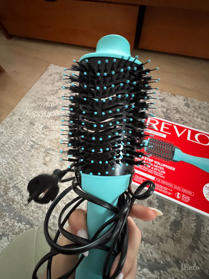 Revlon četka za feniranje