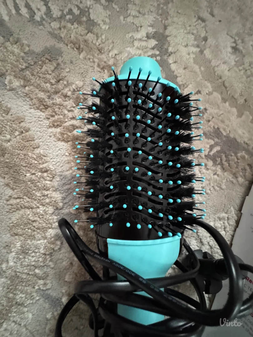 Revlon četka za feniranje