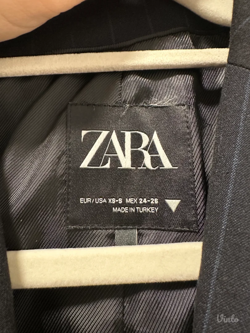 Zara odelo