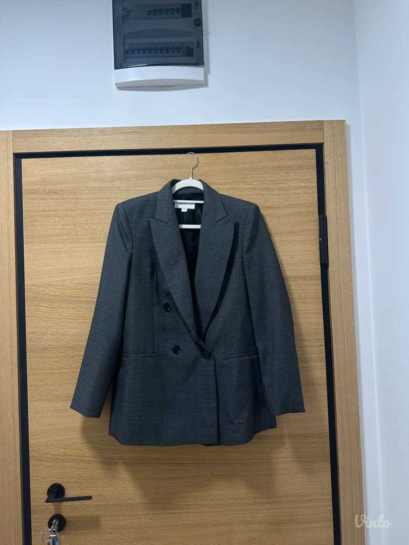 Zara odelo - kao novo