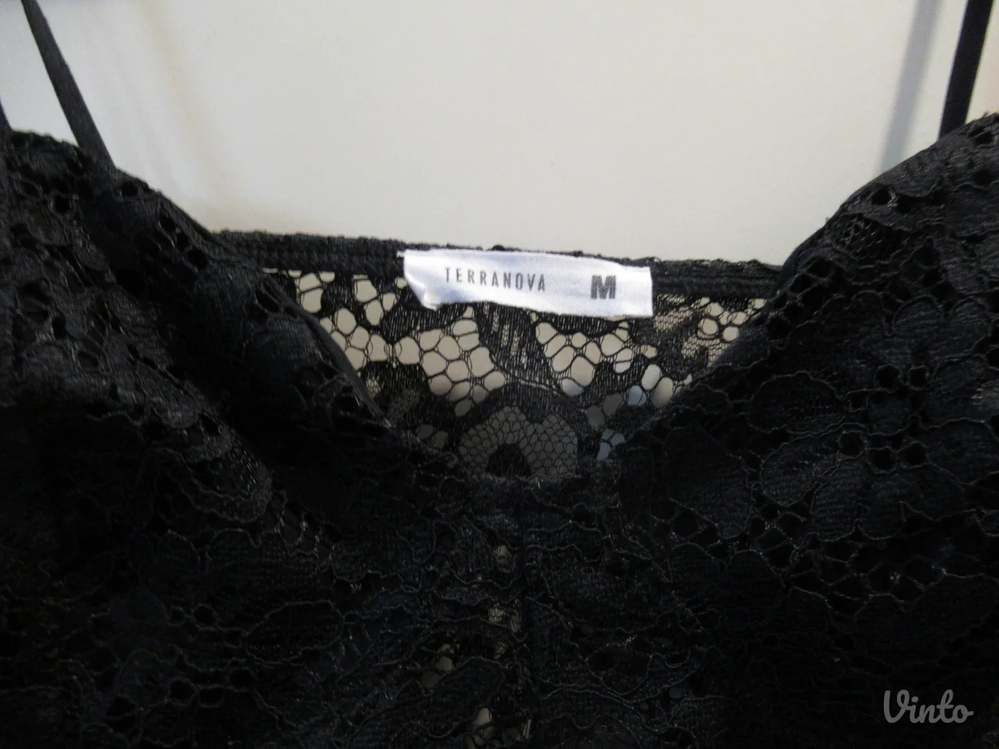 Čipkasti top sa providnim detaljima 🖤