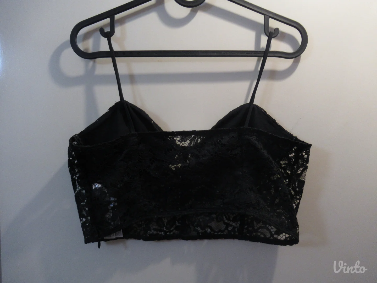 Čipkasti top sa providnim detaljima 🖤