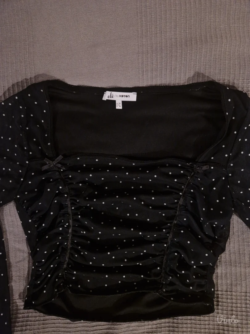 Tufnasta kropovana bluza 🤍