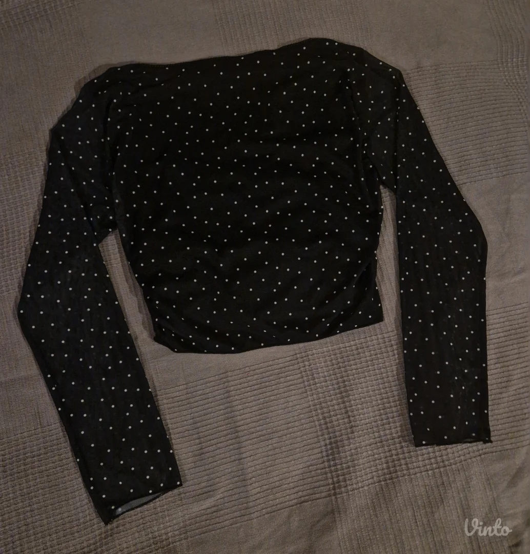 Tufnasta kropovana bluza 🤍