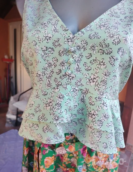 Primark cvetna peplum bluza sa mašnom S