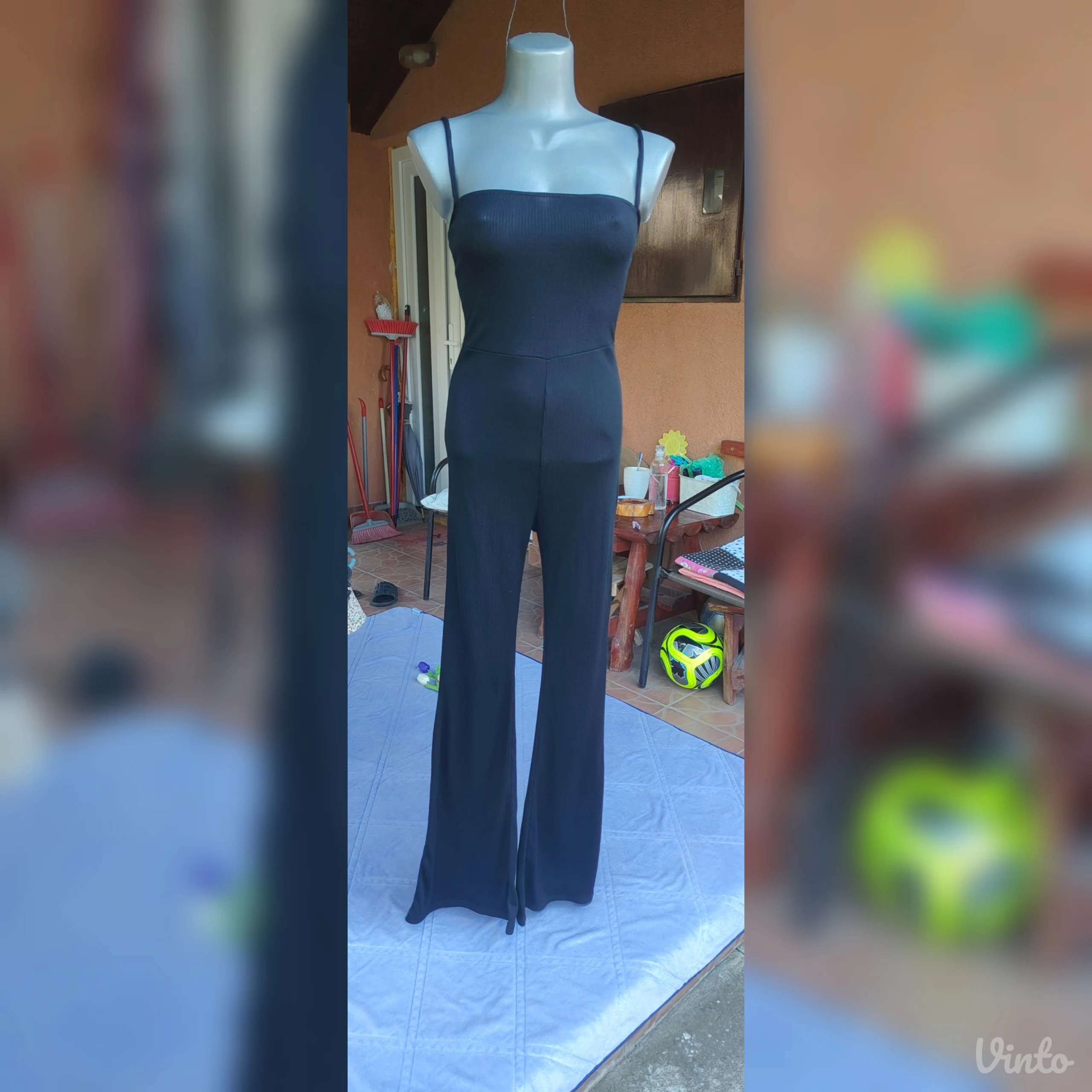NOV PrettyLittleThing kombinezon sa etiketom XS/S