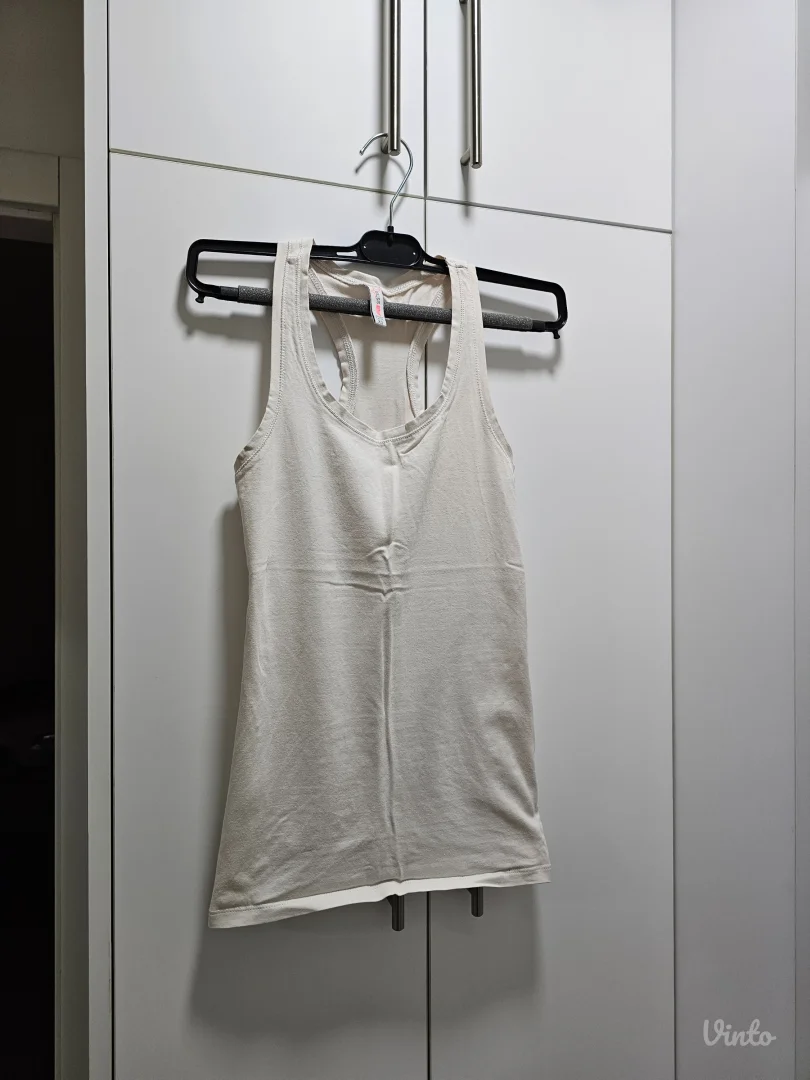 Sve majice po 150 dinara