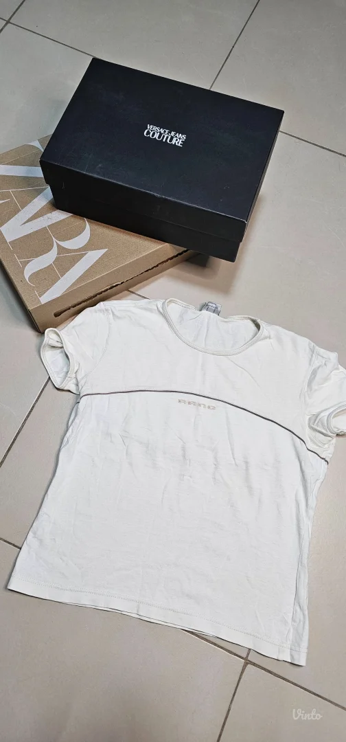 Sve majice po 150 dinara