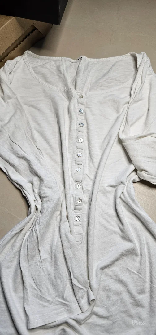 Sve majice po 150 dinara