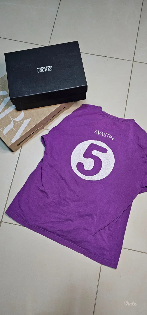 Sve majice po 150 dinara