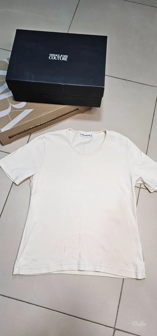 Sve majice po 150 dinara