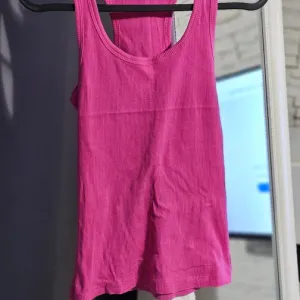 Sve majice po 150 dinara