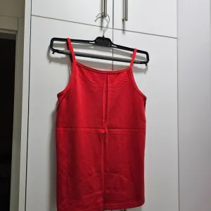 Sve majice po 150 dinara