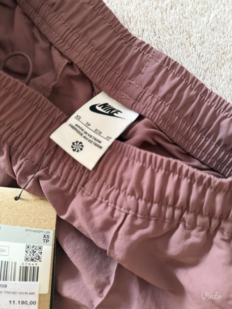 Nike donja trenerka / nova sa etiketom