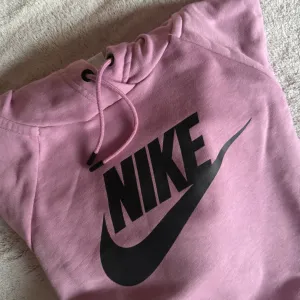 Nike duks